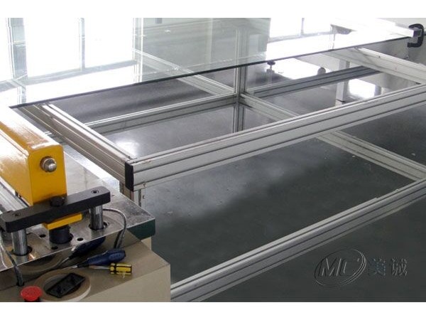 工業鋁型材工作臺如何選型？